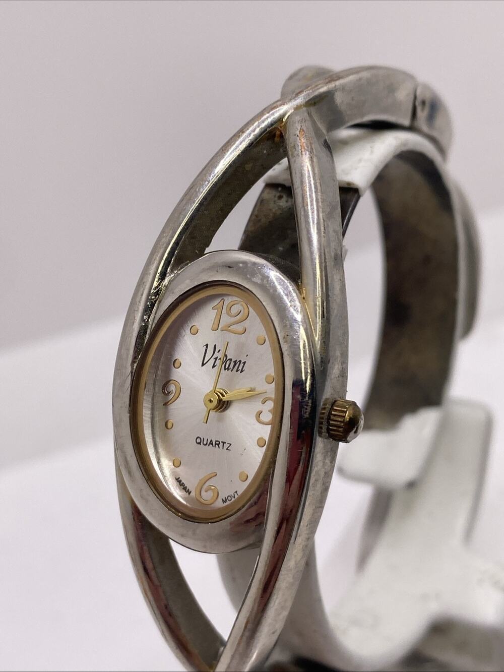 Womens Vintage Silver Tone Watch Works New Battery